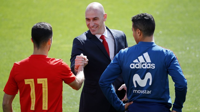 Chủ tịch Liên đoàn bóng đá Tây Ban Nha huỷ chuyến đi cổ vũ đội tuyển ở World Cup 2018 - Bóng Đá