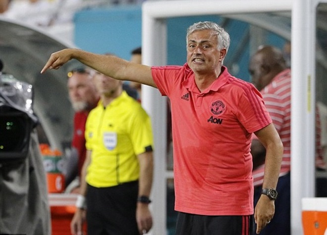 HLV Mourinho đang gặp phải rất nhiều áp lực ở mùa giải thứ 3 của mình.