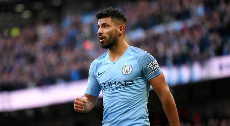 Chân sút Sergio Aguero.