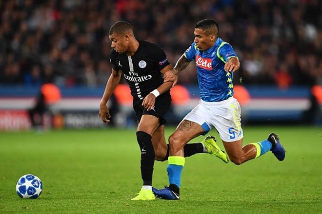 Trận đấu giữa PSG và Napoli giữa tuần qua.