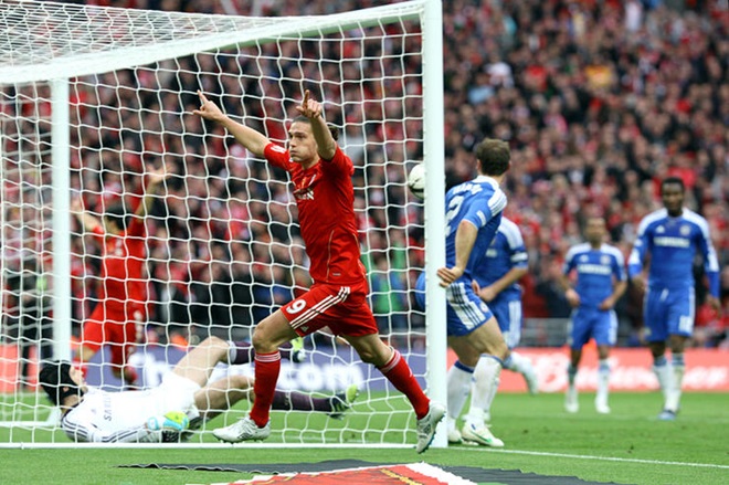 Carroll thất bại khi khoác lên mình chiếc áo số 9 do Torres để lại.