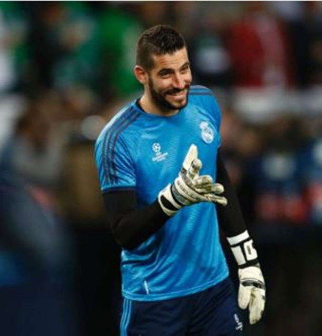 Kiko Casilla.