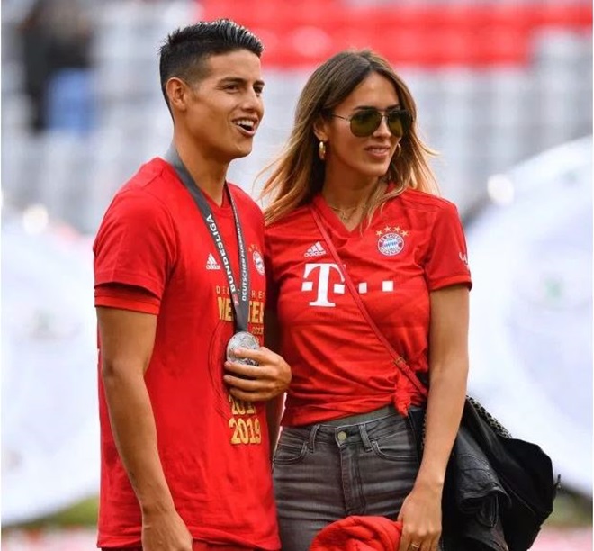 James Rodriguez cùng bạn gái trong buổi lễ kỉ niệm chức vô địch của Bayern (The Sun) - Bóng Đá