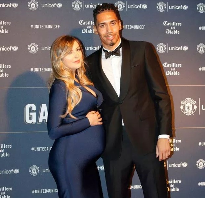 Vợ Smalling sinh con trai - Bóng Đá