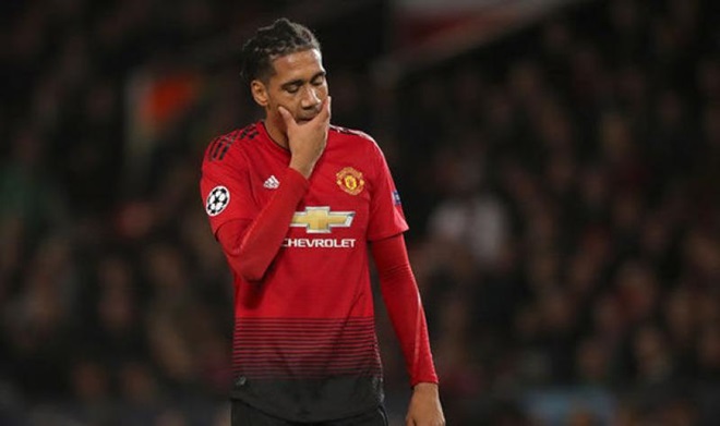 Vợ Smalling sinh con trai - Bóng Đá