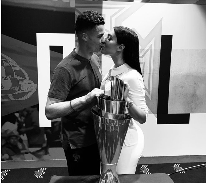 Ronaldo kết thúc kỳ nghỉ tại Hy Lạp (The Sun) - Bóng Đá