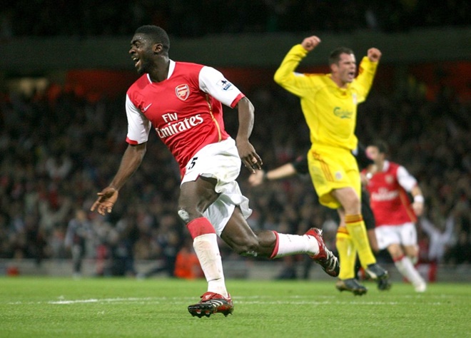 Toure trong màu áo Arsenal.