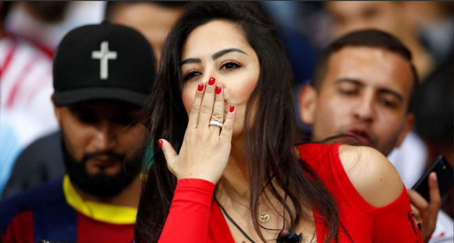 Gặp gỡ nữ CĐV quyến rũ nhất Paraguay, Larissa Riquelme (The Sun) - Bóng Đá