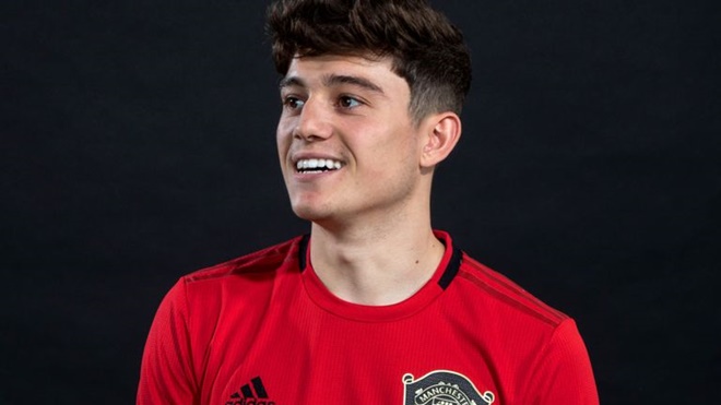 Manchester United identity is hard to define so look forward not back - Bóng Đá