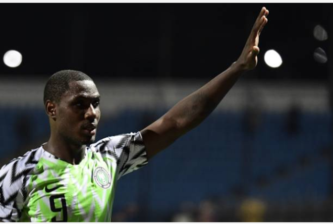 Chân sút Ighalo bên phía Nigeria có màn trình diễn chói sáng với 2 bàn, 1 kiến tạo. Anh từng thi đấu tại Premier League trong màu áo Watford. Đội bóng chủ quản hiện tại của Ighalo là Thân Hoa Thượng Hải.