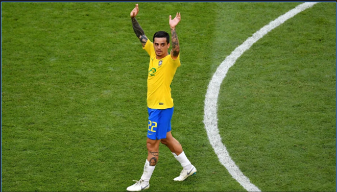 Fagner trong màu áo tuyển Brazil.