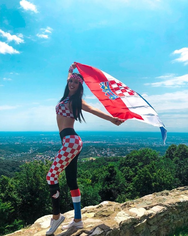 Croatia’s sexiest cheerleader Ivana Knoll stuns fans in ‘Crokini’ swimwear showing off her nation’s colours - Bóng Đá