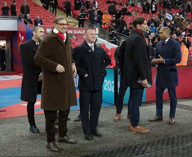 Paul Gascoigne, Wayne Rooney, Tony Adams and fellow England greats paraded on Wembley turf as Three Lions celebrate their 1,000th game - Bóng Đá