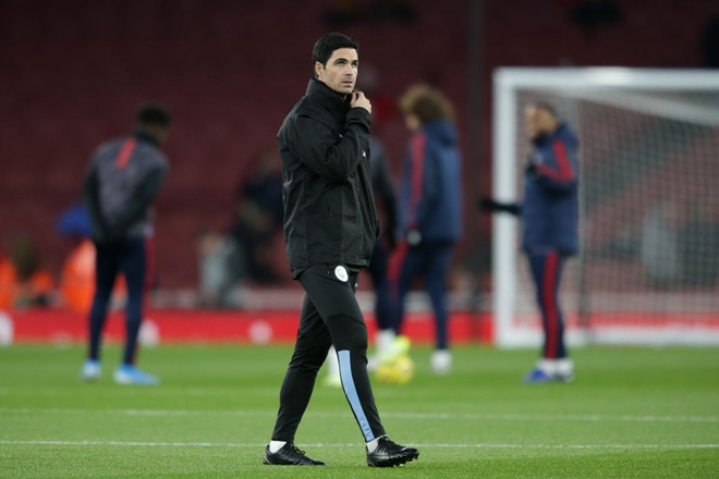 HLV Mikel Arteta.