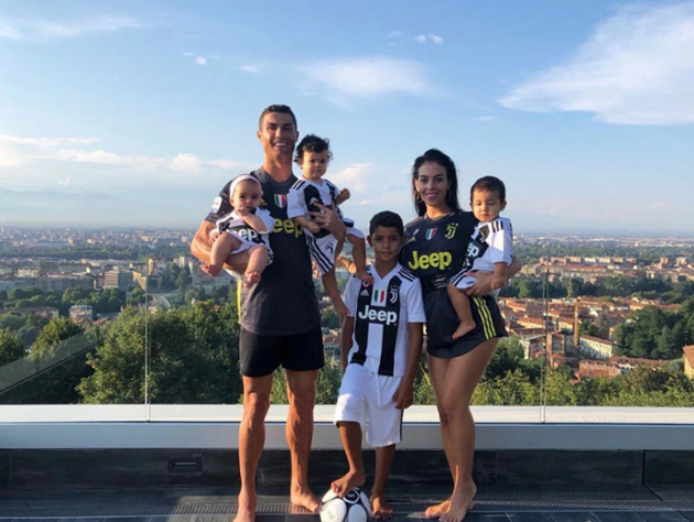 Cristiano Ronaldo poses in his underwear and shows off his toned physique to celebrate Father’s Day in Italy - Bóng Đá