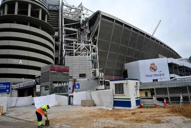 Real Madrid get to work on Santiago Bernabeu redevelopment as building continues – but capacity will be reduced by one - Bóng Đá