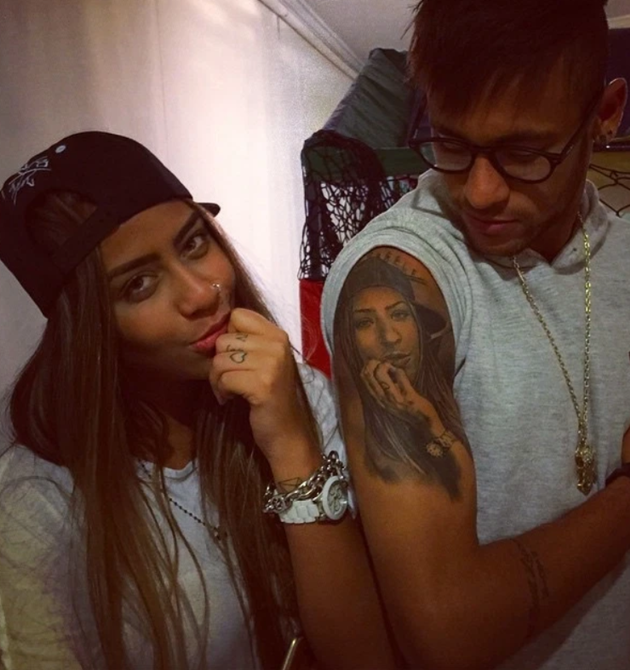Neymar’s sister Rafaella Santos flaunts curves in stunning series of Instagram shots as fans ‘fall in love’ - Bóng Đá