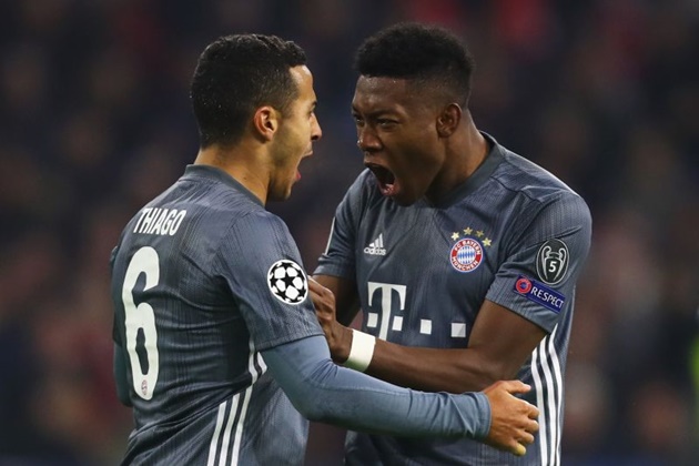 8. David Alaba. Kể từ khi được đôn lên đội 1 vào năm 2010, Alaba trở thành nhân tố quan trọng với hệ thống phòng ngự Bayern Munich. Ngôi sao người Áo sở hữu 372 trận đấu, 30 bàn thắng, 8 lần nâng cao danh hiệu Bundesliga.