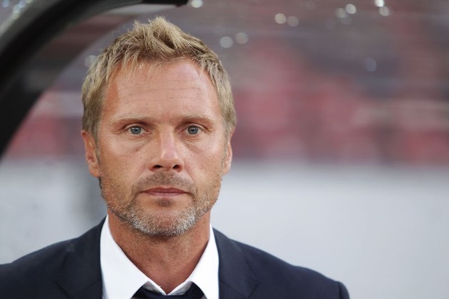 2. Thorsten Fink. Thorsten gia nhập Dortmund từ năm 16 tuổi. Anh trải qua 3 mùa giải cùng BVB nhưng chưa bao giờ xuất hiện ở đội 1 Dortmund. Thorsten chỉ thực sự “lên hương” khi chuyển sang đầu quân cho Bayern Munich.