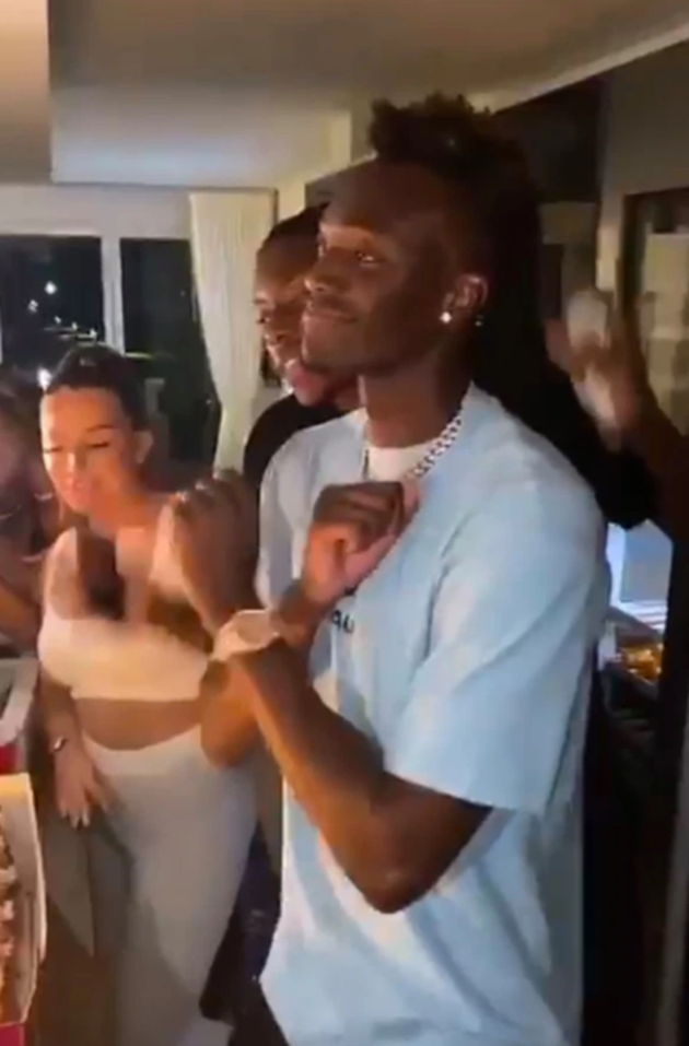 Three Lions stars Ben Chilwell, Tammy Abraham and Jadon Sancho flout Covid rules 36 hours before England duty at party - Bóng Đá
