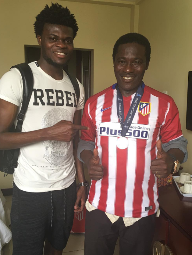 Arsenal new-boy Thomas Partey’s dad sold possessions to buy his son boots and get him a visa to chase football dream - Bóng Đá