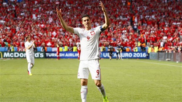 Lewandowski vẫn đang hy sinh vì Ba Lan.