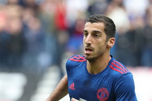 Liệu màu đỏ của Man Utd không hợp với Mkhitaryan? Ảnh: Internet.