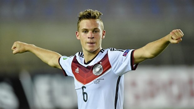 Kimmich là cầu thủ trẻ nhất có tên trong danh sách rút gọn của UEFA.