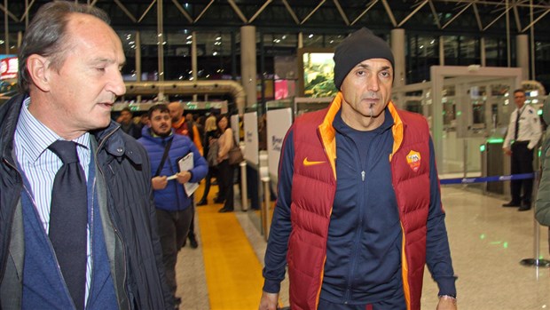 Vừa qua các thành viên của AS Roma đã có mặt tại Thành Turin để chuẩn bị cho trận đấu với Juventus.
