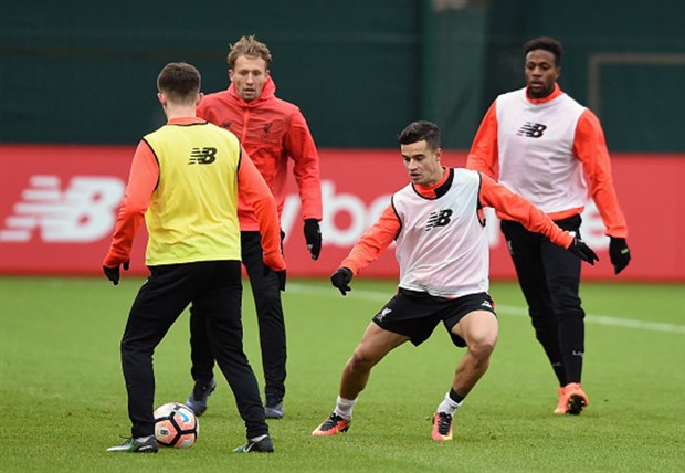 Coutinho 'xử ngọt' buổi tập của Liverpool - Bóng Đá