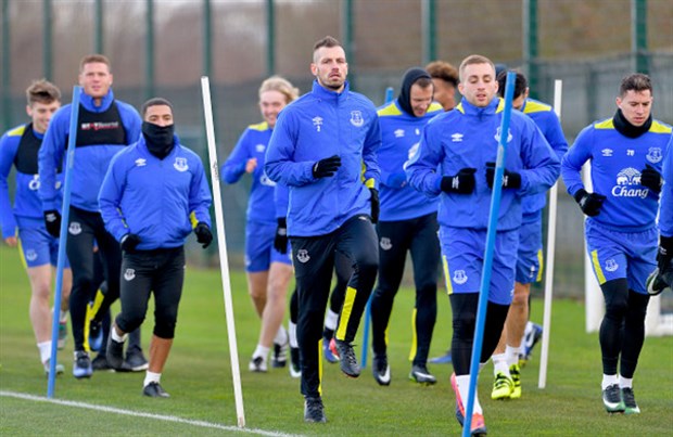Chùm ảnh buổi tập đầu tiên của Schneiderlin tại Everton - Bóng Đá