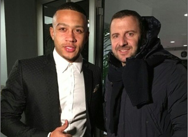 Memphis Depay đã có mặt tại Pháp