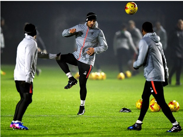 Giải quyết khủng hoảng, Liverpool luyện phòng ngự bóng bổng - Bóng Đá