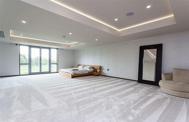 Ngôi biệt thự này có tổng cộng 5 phòng ngủ.