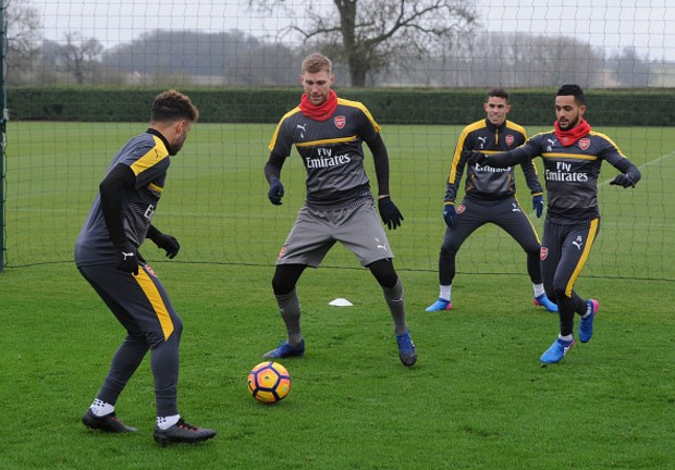 Chùm ảnh: Sao Arsenal thay nhau khoe dáng bá đạo trên sân tập - Bóng Đá