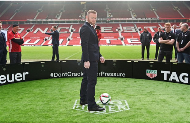 Mourinho mặt 'chù ụ' nhìn học trò quảng bá đồng hồ - Bóng Đá