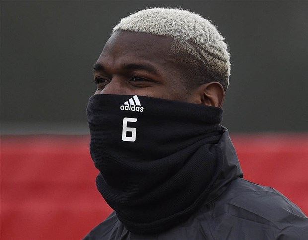 Tuy nhiên có một người tỏ ra khá kín tiếng và cách biệt.