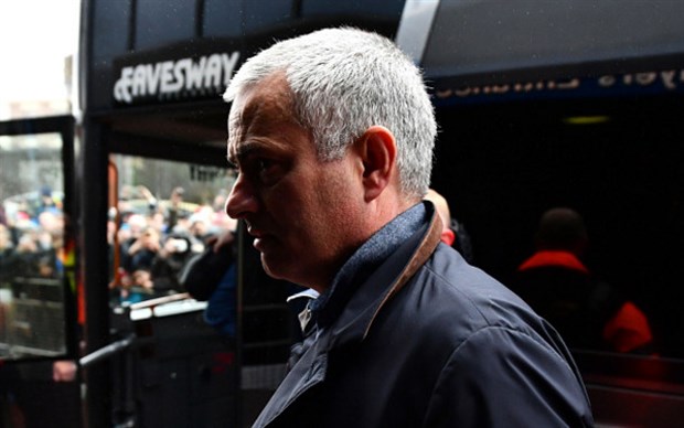 Mourinho cũng đã đưa ra khá nhiều thay đổi trong đội hình chính của Man Utd.