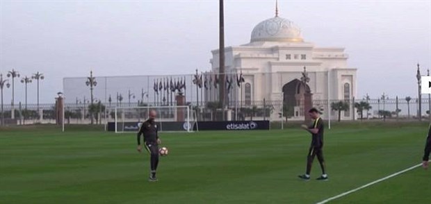 Dàn sao Man City tấn công 'thiên đường' Abu Dhabi - Bóng Đá