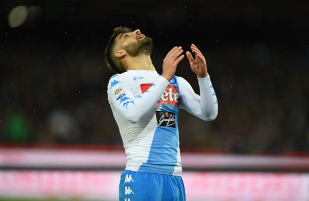 Tuy nhiên càng thi đấu, đoàn quân của HLV Sarri càng thể hiện rõ sự nôn nóng, thiếu chính xác trong các tình huống xử lý.