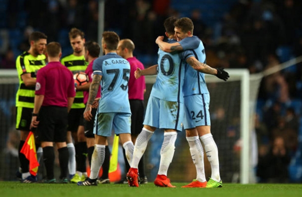 Cũng như một tấm vé góp mặt tại tứ kết, nơi họ sẽ đối đầu cùng Middlesbrough.