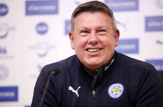 Craig Shakespeare là người đảm nhận trọng trách dẫn dất Leicester sau khi Ranieri bị sa thải.