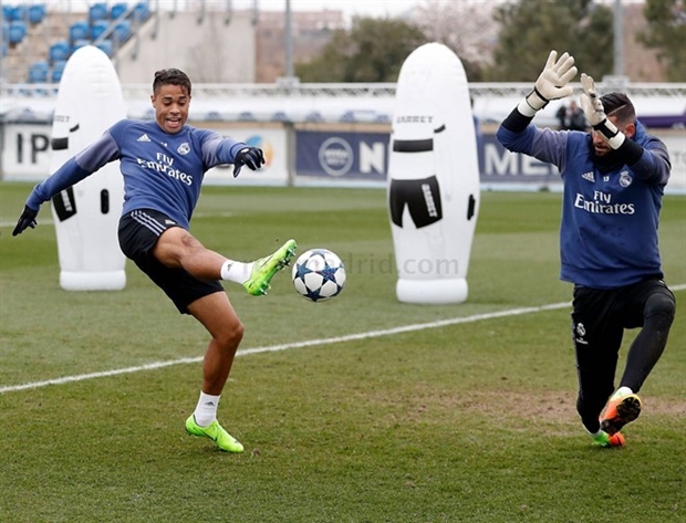 Kết thúc lượt đi, Real Madrid đang tạm thời dẫn trước Napoli với tỷ số 3-1.