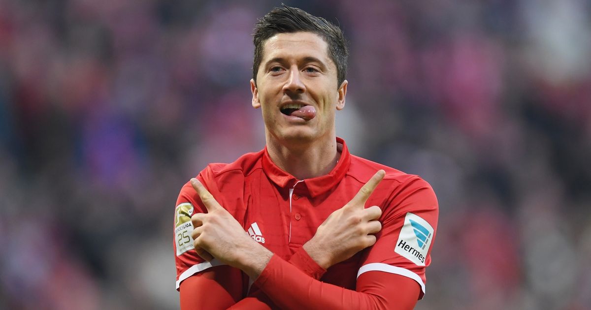 Lewandowski tức giận vì chỉ là hàng dự phòng cho Griezmann - Bóng Đá