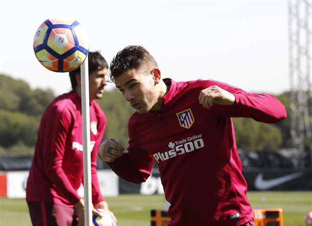 Chùm ảnh: Sau cơn ác mộng, Torres đã trở lại luyện tập  - Bóng Đá