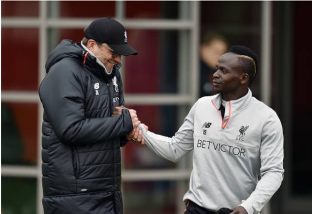 Rõ ràng những ngôi sao của Lữ Đoàn Đỏ như Mane hoàn toàn không muốn điều này tiếp diễn.