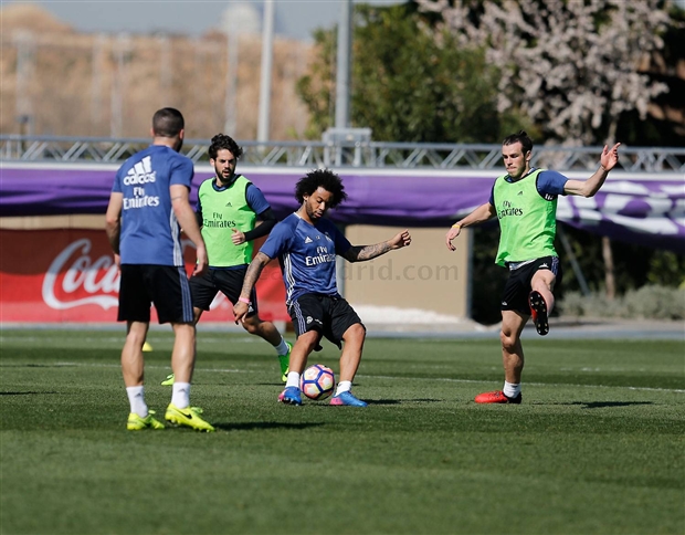 Hiện sau 26 vòng đấu tại La Liga, Real đang tạm thời xếp sau Barcelona trên BXH với một điểm ít hơn.