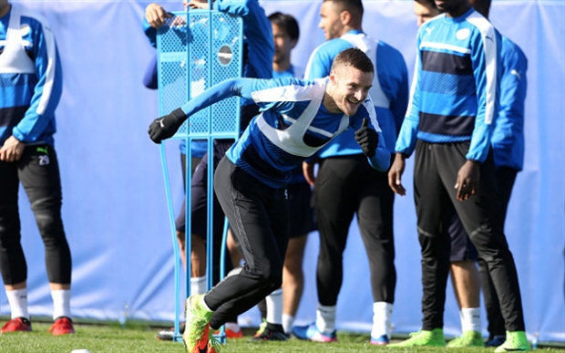 Qua đó giúp Leicester nới rộng khoảng cách với nhóm cầm đèn đỏ lên 3 điểm.