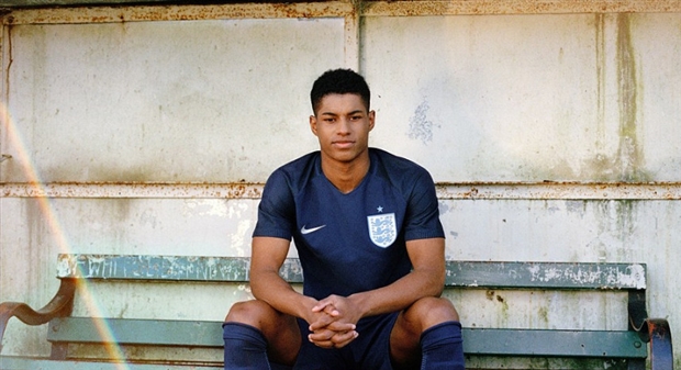 Rashford ngượng ngùng khoe áo mới của Tam Sư - Bóng Đá