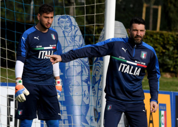 Buffon mệt mỏi giành khung gỗ với 2 hậu bối - Bóng Đá